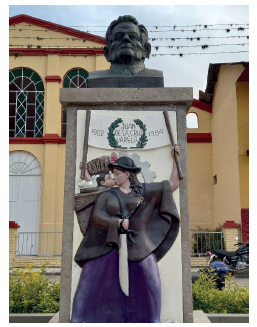Monumento a Juan de la Cruz Varela en la plaza central de Cabrera (Cundinamarca)